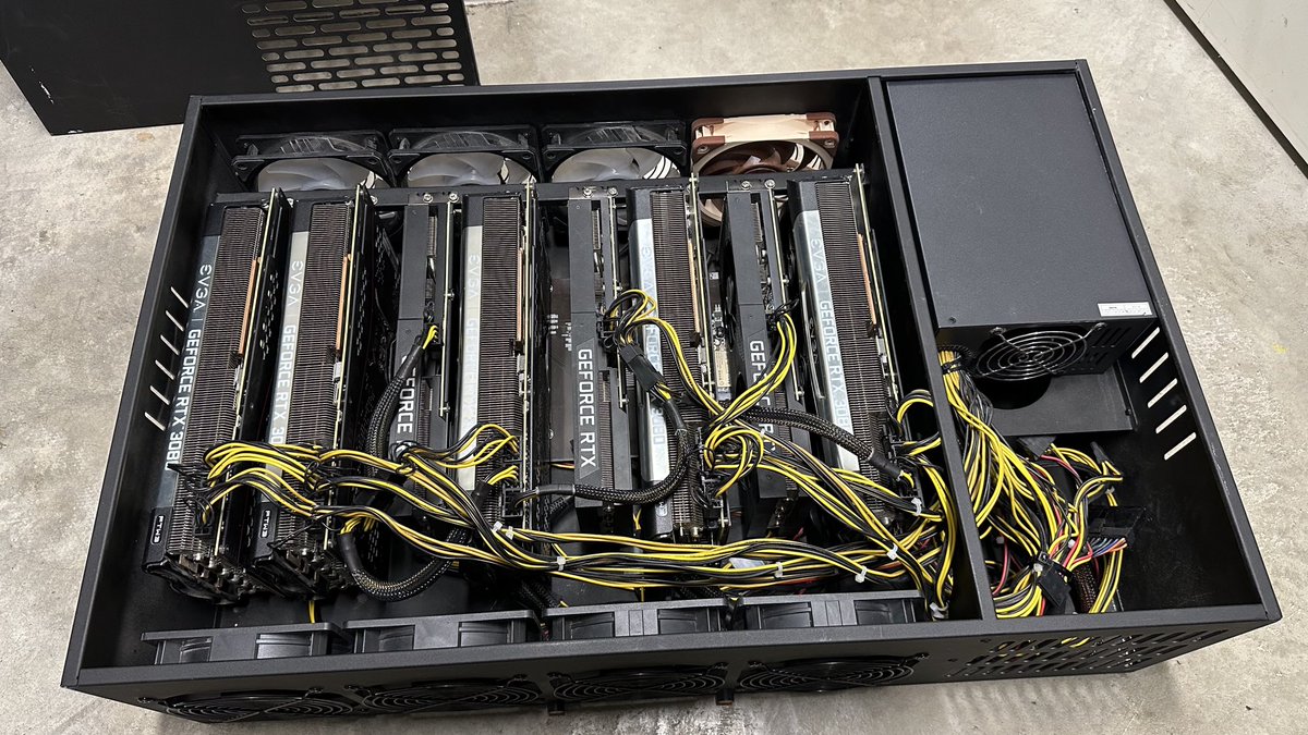 CUSTOMC0MPUTING's tweet image. Sad day again, my last real rig is going to a new home
5x EVGA 3080
3x Dell 3070