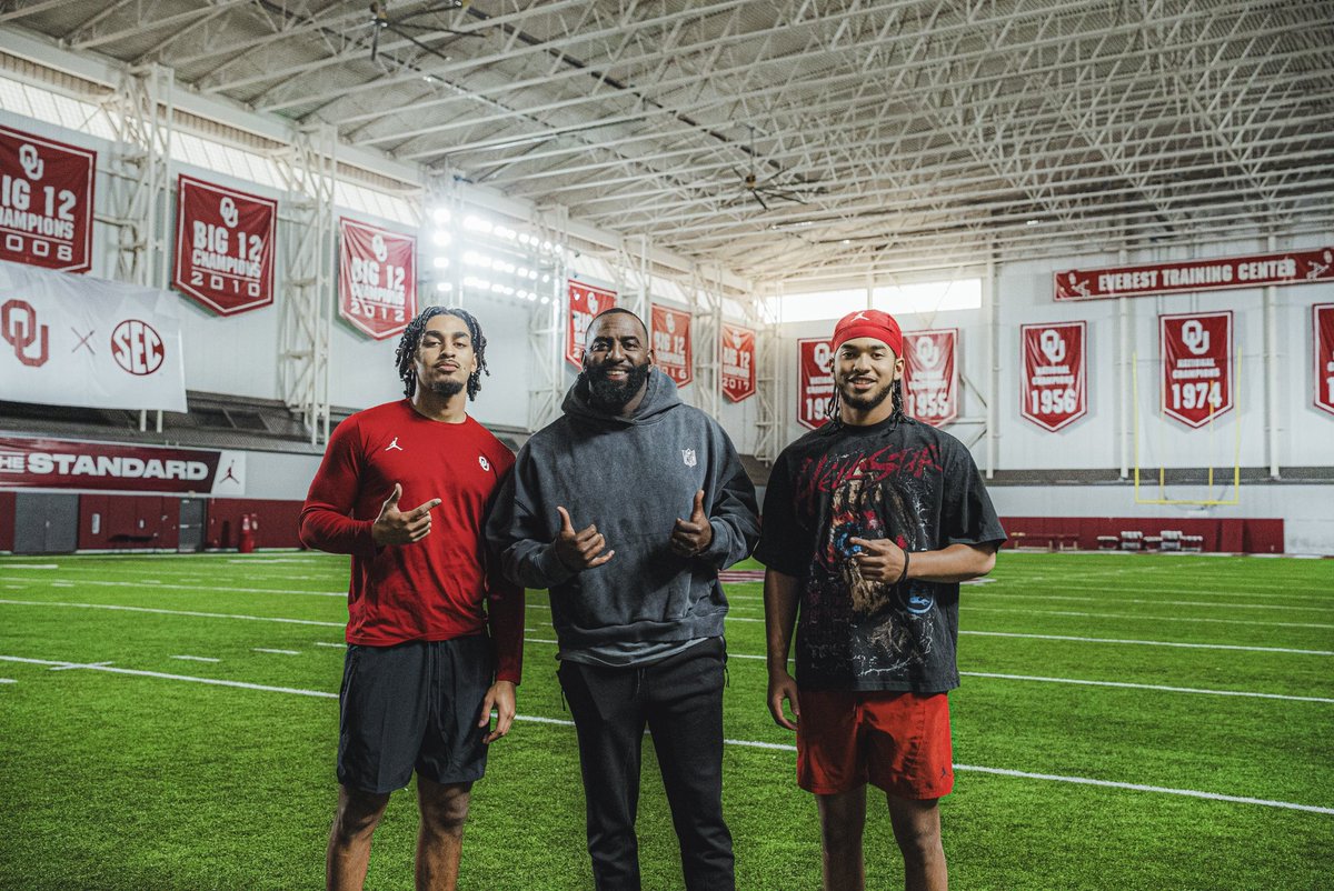 Maliek Hawkins (@maliekhawkins37) on Twitter photo Spring Ball loading …
⭕️ U
#BoomerSooner #oudna #SEC #CFB25 #cfbp #Sooners <a href="/OU_Football/">Oklahoma Football</a> <a href="/mikehawkinsj/">michael Hawkins</a> <a href="/HawkIcanNfl/">Hawk</a> Spring Ball loading …
⭕️ U
#BoomerSooner #oudna #SEC #CFB25 #cfbp #Sooners <a href="/OU_Football/">Oklahoma Football</a> <a href="/mikehawkinsj/">michael Hawkins</a> <a href="/HawkIcanNfl/">Hawk</a>