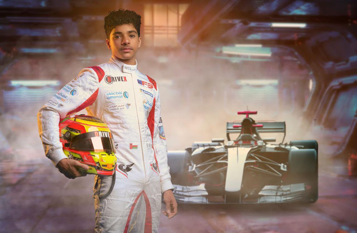 تشرفت اليوم بلقاء سعادة باسل الرواس.
مثمناً وشاكراً لوزارة الثقافة والرياضة والشباب بقيادة صاحب السمو السيد ذي يزن بن هيثم آل سعيد، على دعمهم واهتمامهم المستمر بتطوير الرياضة. هذا الاهتمام يمنحني أنا كشهاب الحبسي حافزًا أكبر لمواصلة مشواري في سباقات السيارات #شهاب_الحبسي