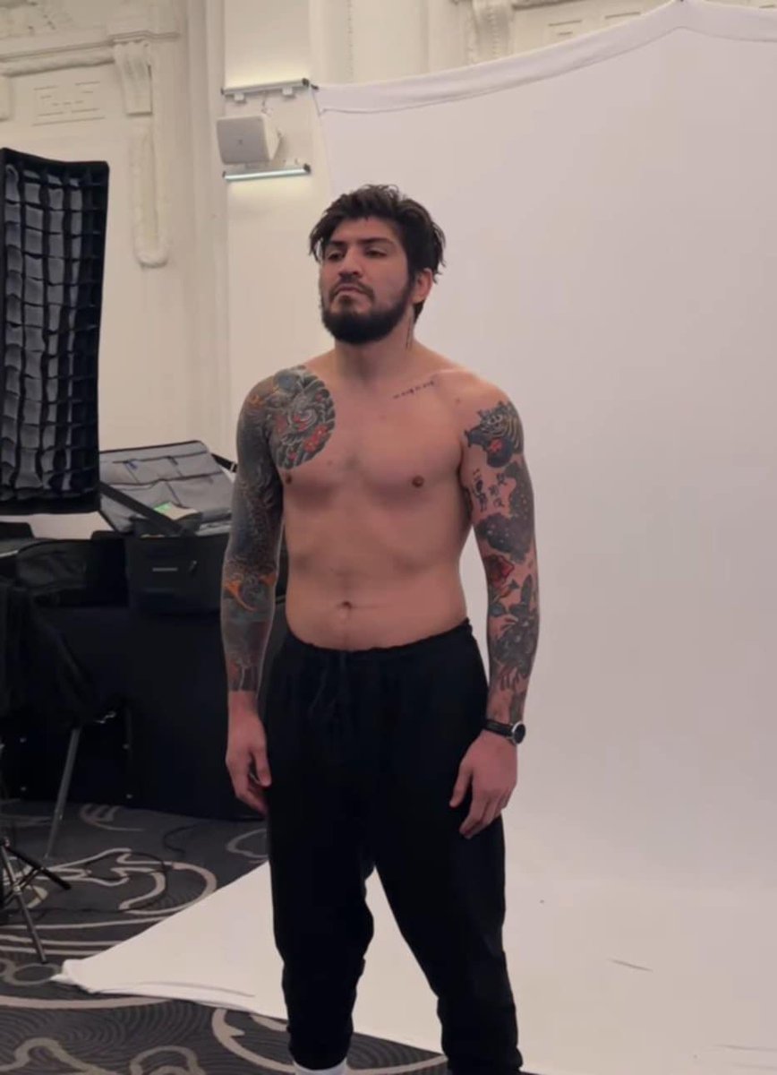 BoxdInPromotion's tweet image. .@KSI and .@dillondanis physique comparison ahead of their fight 👀🥊

#KSIDanis