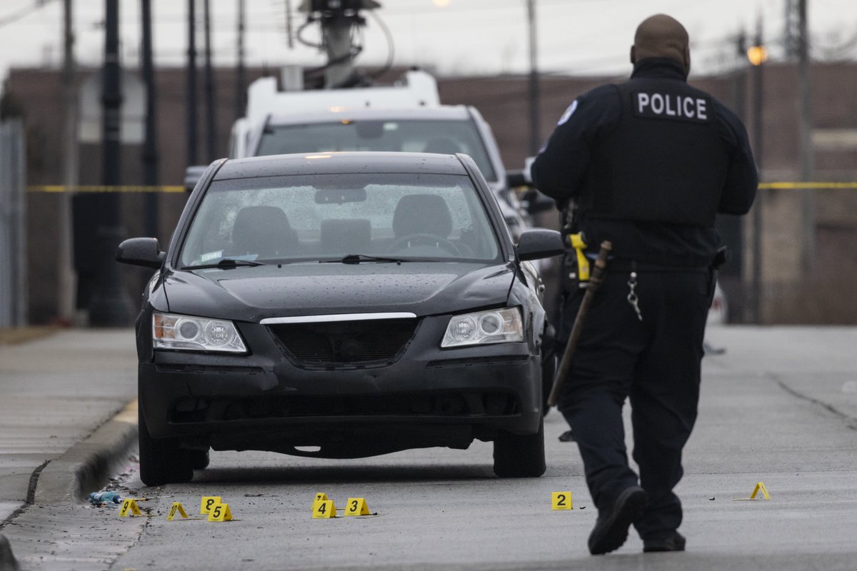 “It makes me feel weird and stuff because that is not OK,” said one sophomore. “She’s coming to learn and something bad [happened to her].”

Teen girl, 15, shot outside school in Chatham chicago.suntimes.com/news/2025/03/0… by <a href="/MoSamra16/">Mohammad Samra</a> &amp; <a href="/mary_norkol/">Mary Norkol</a>