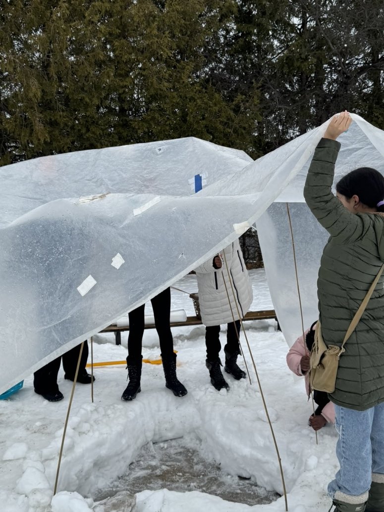 Our in-school Laurel Creek experience had the Gr. 7s learning about preserving heat in the cold weather. Working in teams, the Gr. 7s were challenged to create their own shelter to keep warm during this cold, Canadian winter ❄️🌡️ <a href="/StBernBears/">St. Bernadette Catholic School</a>