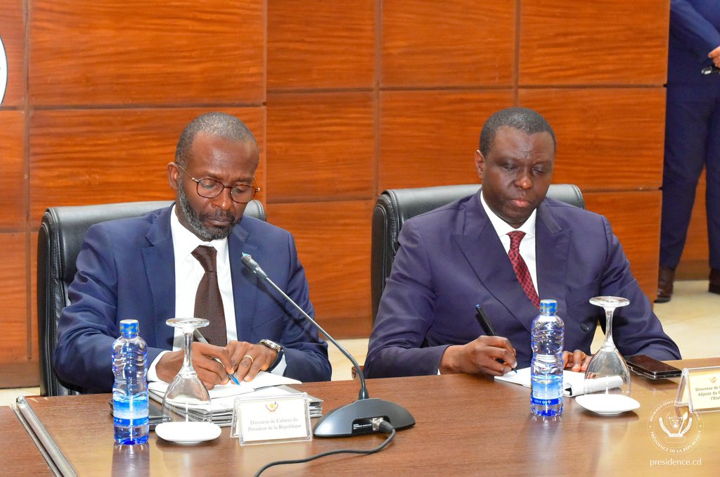Presidence_RDC's tweet image. #RDC - #IGF | Sur instruction du Président de la République, le Directeur de Cabinet du Chef de l’État Anthony Nkinzo Kamole a tenu une réunion de travail, ce mardi 04 mars 2025 dans la salle des congrès du Palais de la nation, avec les mandataires publics. Cet exercice a été…