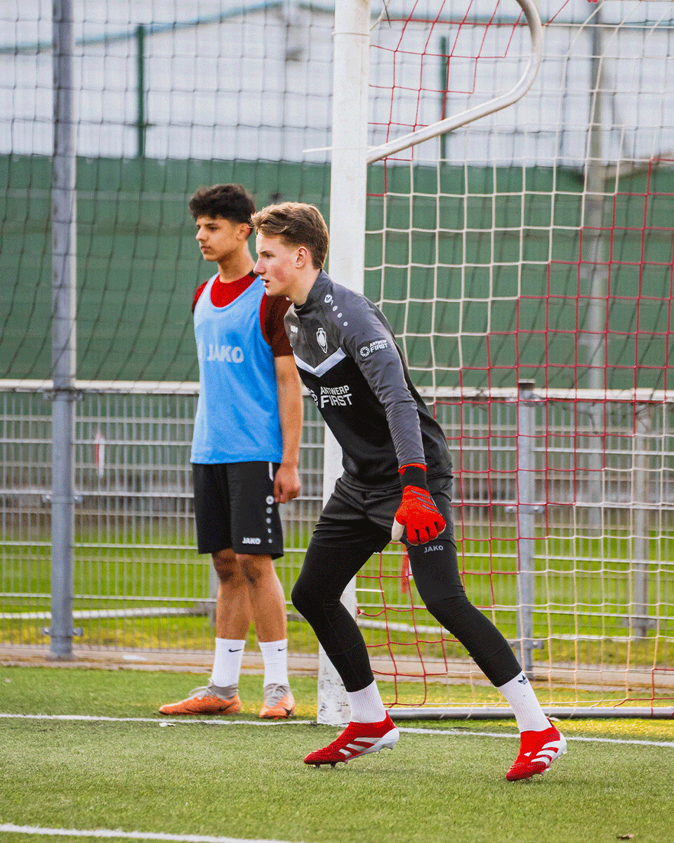 RAFC_academy_'s tweet photo. 📍 De wedstrijd vindt plaats op het C-veld achter tribune 2, te bereiken via de toegangsweg achter Tribune 4
⏰ woensdag 5 maart - 18u00
🅿️ Parking 6 en 7, gelegen naast de Jan Welterslaan.
🗳️ Inkom 5 euro. https://t.co/VKb4DGAnWk