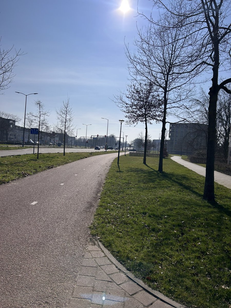 marcosworth's tweet photo. Vandaag 04-03-2025 gevonden op fietspad Oosterhout #gevonden #oosterhout #vrachelen #sleutels #gevondenvoorwerpen #verloren https://t.co/nW7c1ohuGW