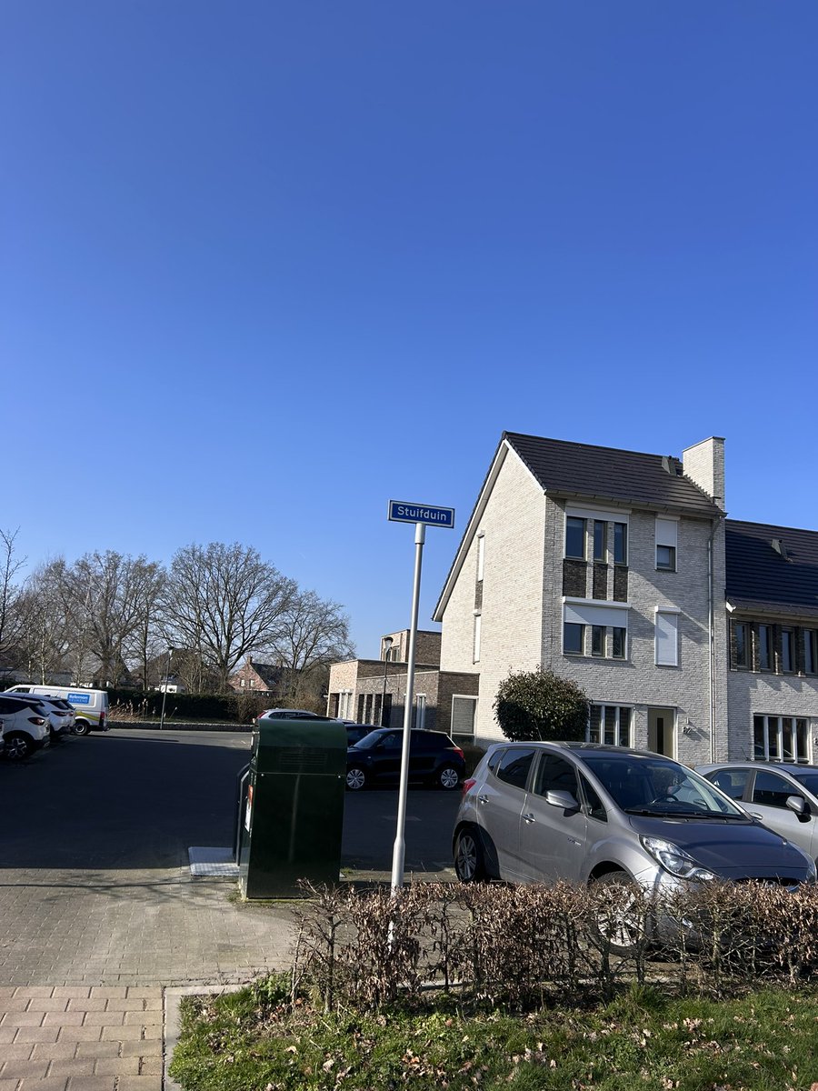 marcosworth's tweet photo. Vandaag 04-03-2025 gevonden op fietspad Oosterhout #gevonden #oosterhout #vrachelen #sleutels #gevondenvoorwerpen #verloren https://t.co/nW7c1ohuGW