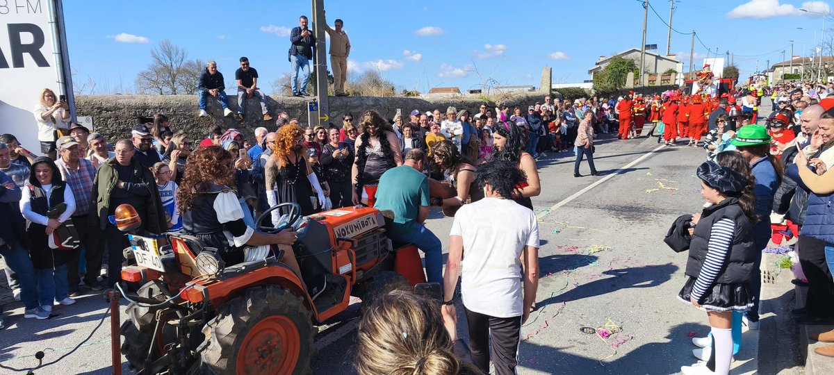 MiguelSilveira's tweet image. Things we see in a typical Portuguese carnival that we can't unsee.

😂