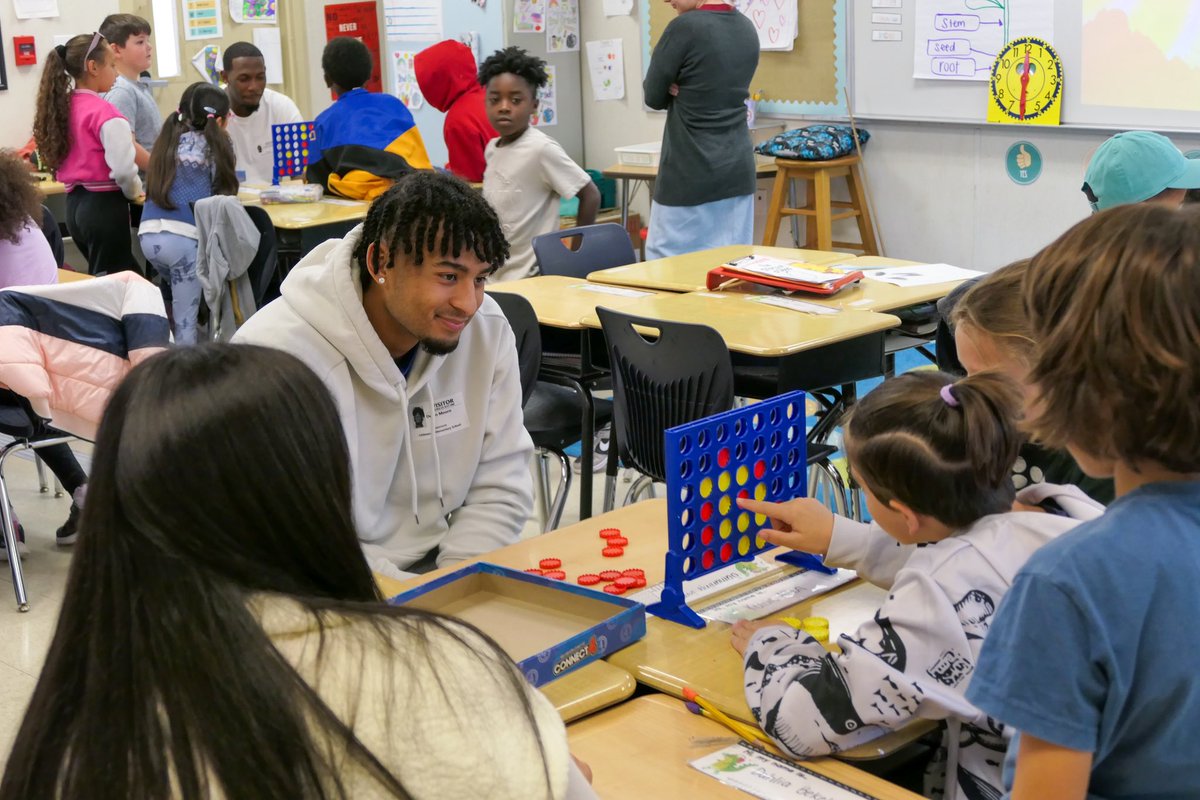 Devin Moore (@realdevinmoore3) on Twitter photo Yesterday me and my teammates had the opportunity to play games with the kids at Littlewood Elementary that taught them teamwork. It was a great experience and you can help by visiting the link. edfoundationac.org <a href="/TheEdFoundation/">The Ed Foundation</a> <a href="/Fl_Victorious/">Florida Victorious</a> #FVFoundation Yesterday me and my teammates had the opportunity to play games with the kids at Littlewood Elementary that taught them teamwork. It was a great experience and you can help by visiting the link. edfoundationac.org <a href="/TheEdFoundation/">The Ed Foundation</a> <a href="/Fl_Victorious/">Florida Victorious</a> #FVFoundation