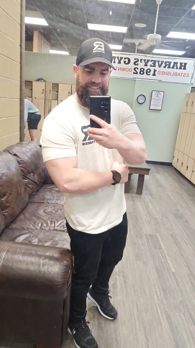 EricRodgersFit's tweet image. Let's goooo!!!!  #Fitness #smiles #NewDay #positive