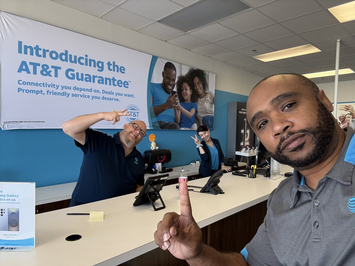 Helping <a href="/PrimeComms/">Prime</a> New Braunfels store close some Fiber!!! <a href="/Retail_Markets/">Retail Markets</a> <a href="/ATT/">AT&T</a> <a href="/STXspeaks/">STXspeaks</a>
