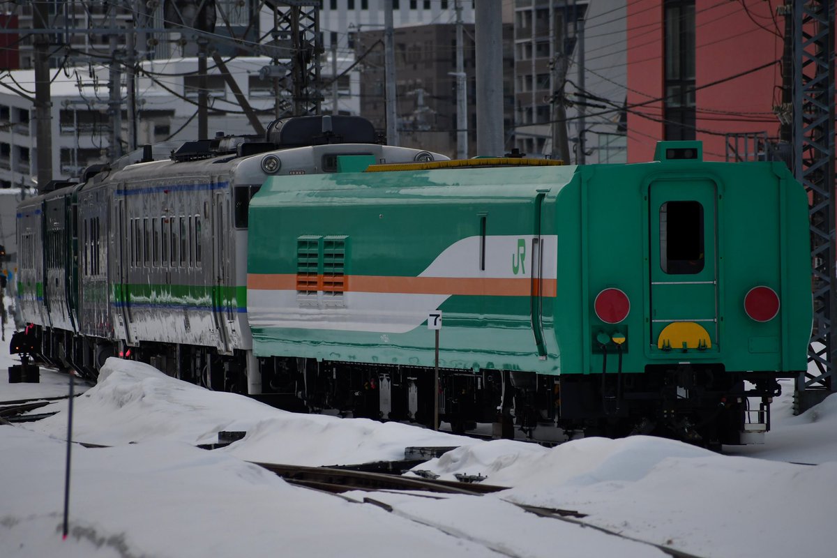 extra_car21's tweet photo. 25/03/04 苗穂工場→運転所出場
H100-16[旭ｱｻ･要検]+ｷﾊ40 301[札ﾅﾎ]+ﾏﾔ35-1[札ｻｳ･全検]
牽引 ｷﾊ40 302+ｷﾊ40 1790 https://t.co/532DsJXlub