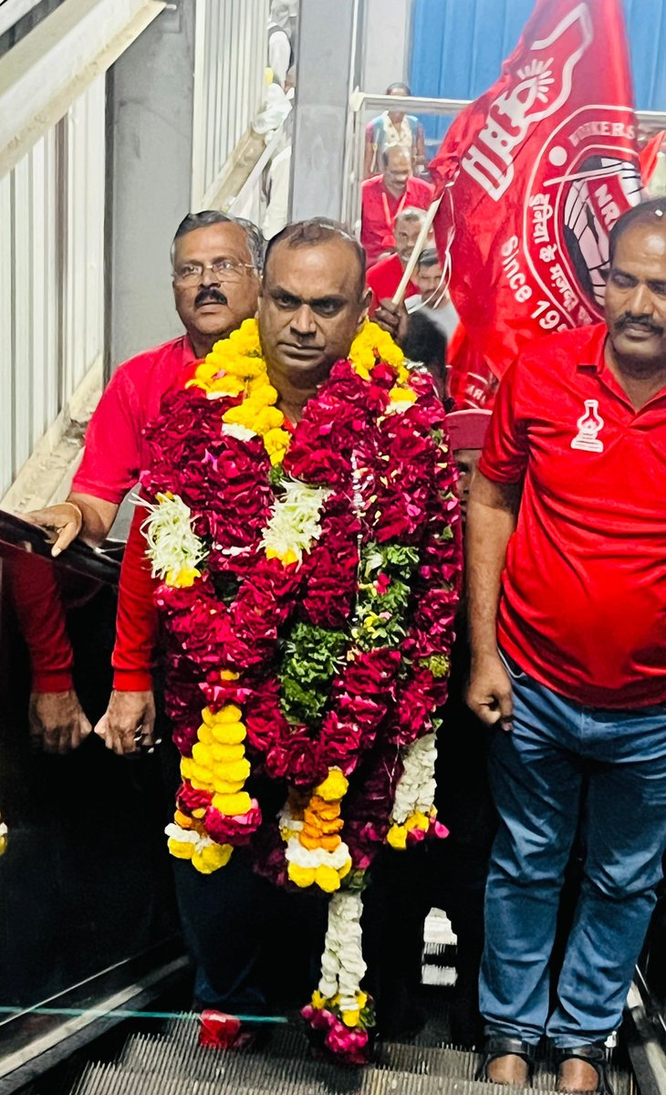 venupnair_nrmu's tweet photo. Reached Sholapur at 22.30….🙏🏻🚩🚩🚩🚩🚩 https://t.co/rD7PveHWD5