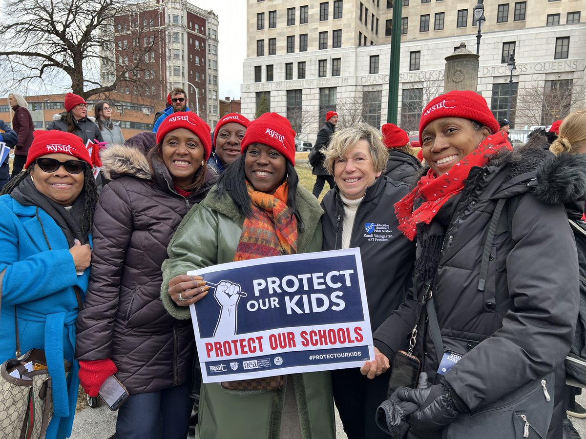 AFTunion's tweet photo. Great turnout in Albany! It’s cold 🥶 but the crowd is on fire 🔥 #ProtectOurKids 

@nysut @NEAToday @AFLCIO @MelindaJPerson @rweingarten https://t.co/IbYRIQecck