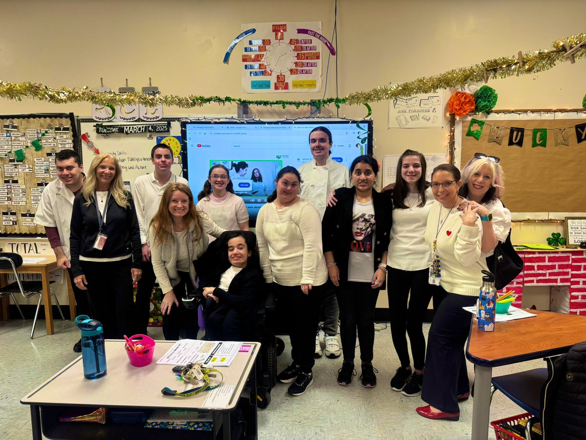 It’s  T W I N.  D A Y  @ BHS ! 🖤🤍🖤🤍<a href="/BethpageUFSD/">BethpageUFSD</a> #ACEingit #WeAreBethpage