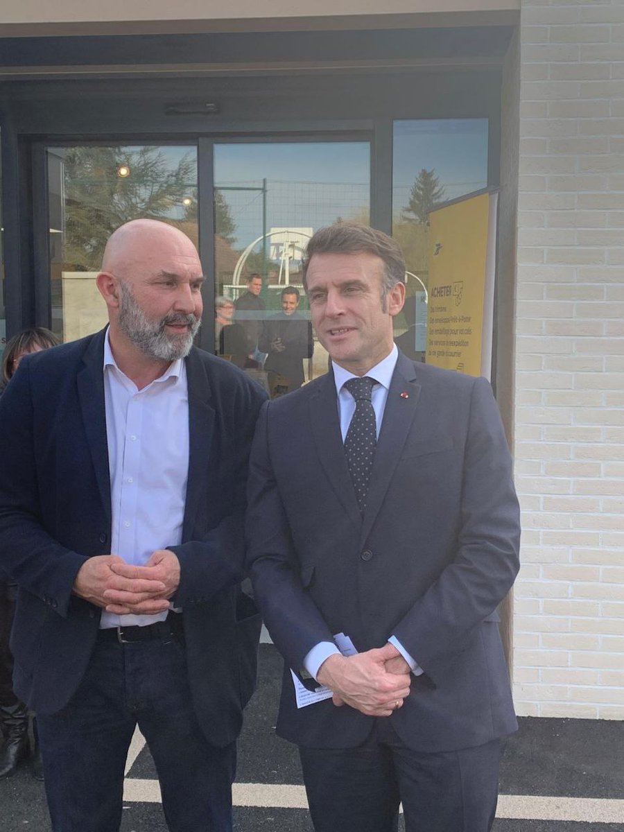 Victor Albrecht (@victor_albrecht) on Twitter photo Très heureux de la présence du Président <a href="/EmmanuelMacron/">Emmanuel Macron</a> à Augy à mon invitation et celle de son maire Nicolas Briolland.
L'occasion pour le President d'échanger de manière informelle avec les habitants et de valoriser les projets de la commune. Très heureux de la présence du Président <a href="/EmmanuelMacron/">Emmanuel Macron</a> à Augy à mon invitation et celle de son maire Nicolas Briolland.
L'occasion pour le President d'échanger de manière informelle avec les habitants et de valoriser les projets de la commune.