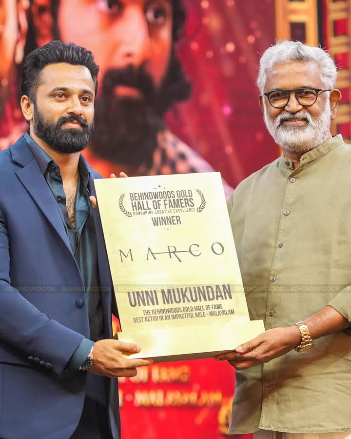 um_fans_'s tweet photo. The @behindwoods Gold Hall of Fame:  

Best Actor in an Impactful Role - (Malayalam) - #Marco 

Best Actor in a Negative Role (Tamil) -  #Garudan 

@Iamunnimukundan 🤍 https://t.co/s8jTLNqZLi