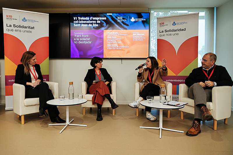 solidaritatSJD's tweet image. Professionals de 38 empreses, juntament amb representants de diferents centres de Sant Joan de Déu, ens hem trobat avui al RISE Center del @ParcSanitariSJD per compartir experiències i reflexionar sobre la #SoledatNoDesitjada a l’entorn laboral.

T&apos;ho expliquem…