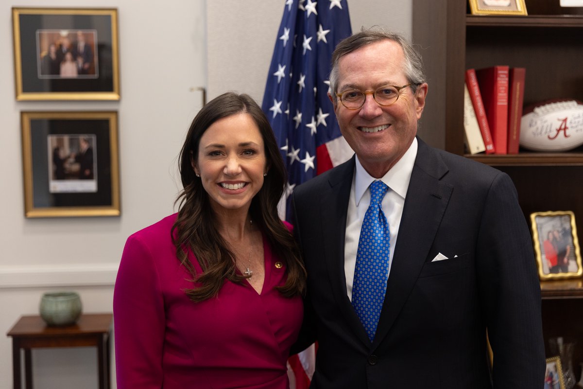 Always great to see my friend Warren Stephens, President Trump's nominee to serve as U.S. Ambassador to the United Kingdom. Warren is a proud Arkansan, but many people don’t know he graduated from Trinity Presbyterian High School in Montgomery, Alabama. Warren's extensive