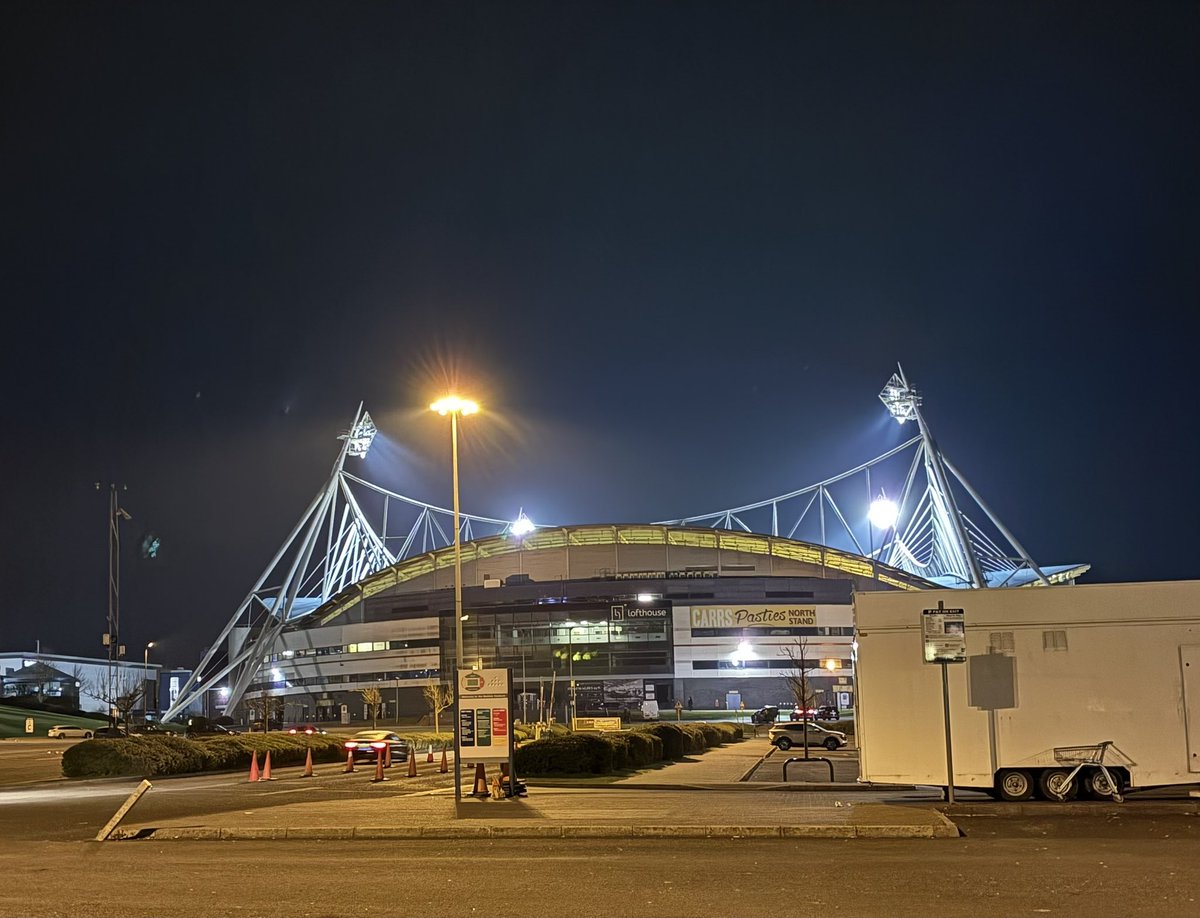 What a night! 🤩

A performance packed to the rafters with grit, fight and quality.

Three well deserved three points and a joy to watch alongside Super John on Wanderers TV.

See you all at Burton #bwfc 🫡