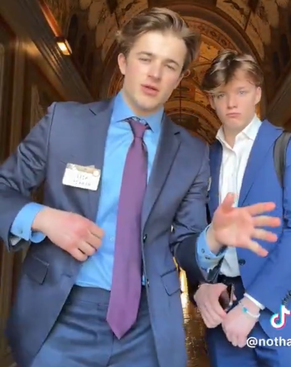 toughtalkty's tweet image. PRO TIP: If you’re gunna wear a tie at least know how to tie it properly and how long it’s supposed to be 🤦🏼‍♂️