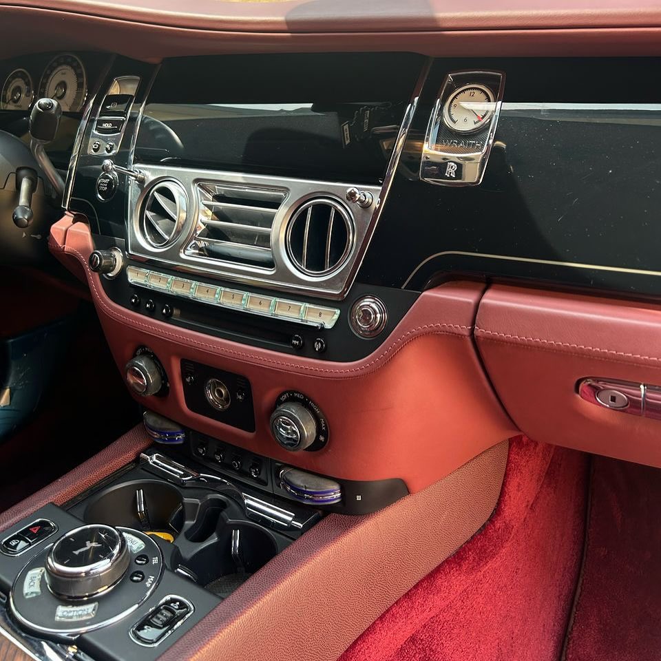 kazxyautos's tweet image. BOUGHT BRAND NEW

ROLLS ROYCE WRAITH 

2015

PRICE:₦320,000,000

Brand New Standard ✔️
6k Miles✔️

For Inspection &amp;amp; Outright Purchase

📞 WhatsApp 09012505322

#AbujaTwitterCommunity #tuesdayvibe  #cleancars #nigeria