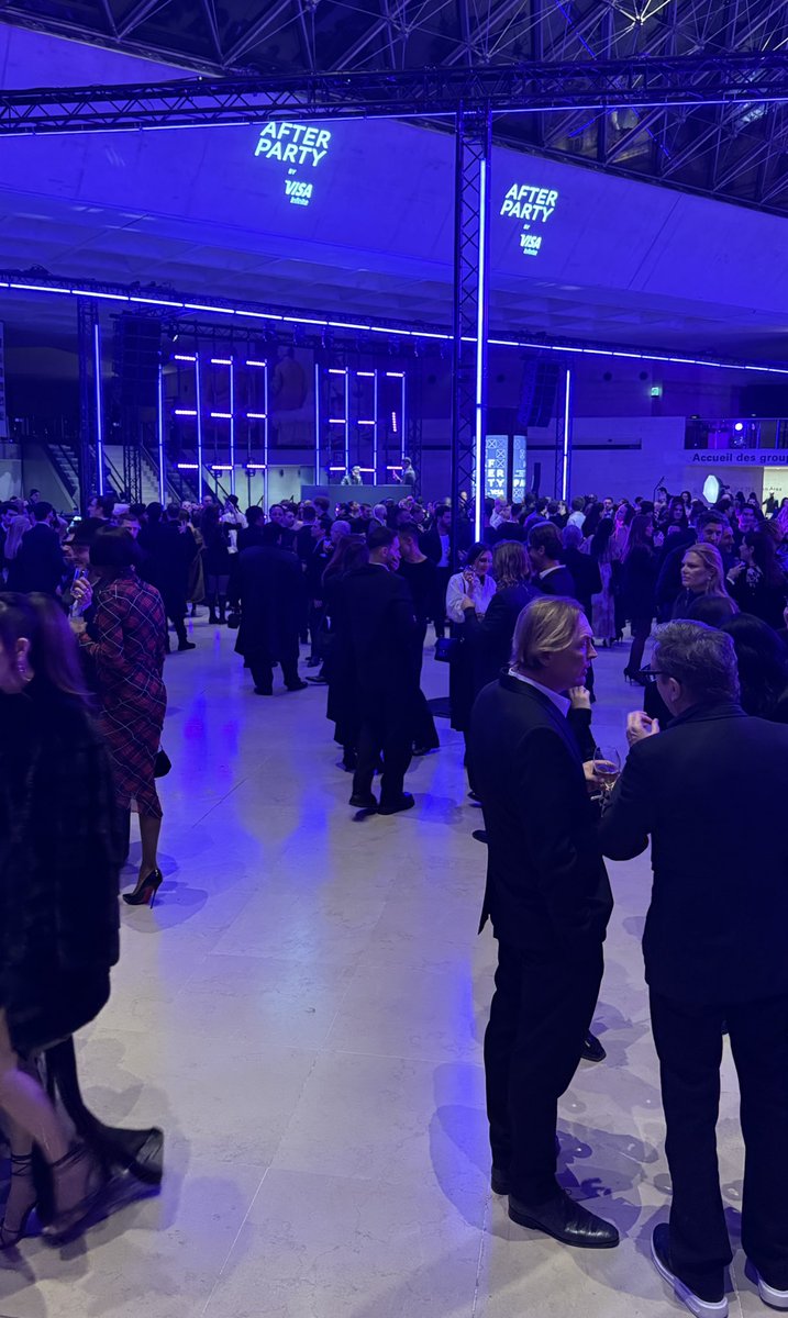 Visa France (@visa_fr) on Twitter photo L’after party by Visa Infinite a commencé sous la magnifique pyramide du <a href="/MuseeLouvre/">Musée du Louvre</a> ✨ #GrandDînerLouvre L’after party by Visa Infinite a commencé sous la magnifique pyramide du <a href="/MuseeLouvre/">Musée du Louvre</a> ✨ #GrandDînerLouvre