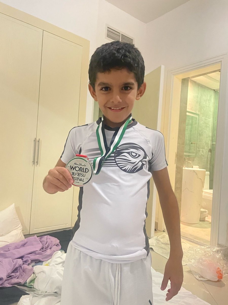 how145's tweet photo. طفل مفقود اسمه عبدالله 
العمر ٩ سنوات 
فقد عند انتهاء دوام المدارس اليوم الثلاثاء الرابع من رمضان
حي النزهة بالرياض
نرجو النشر عاجلا https://t.co/9vLpovIWcA
