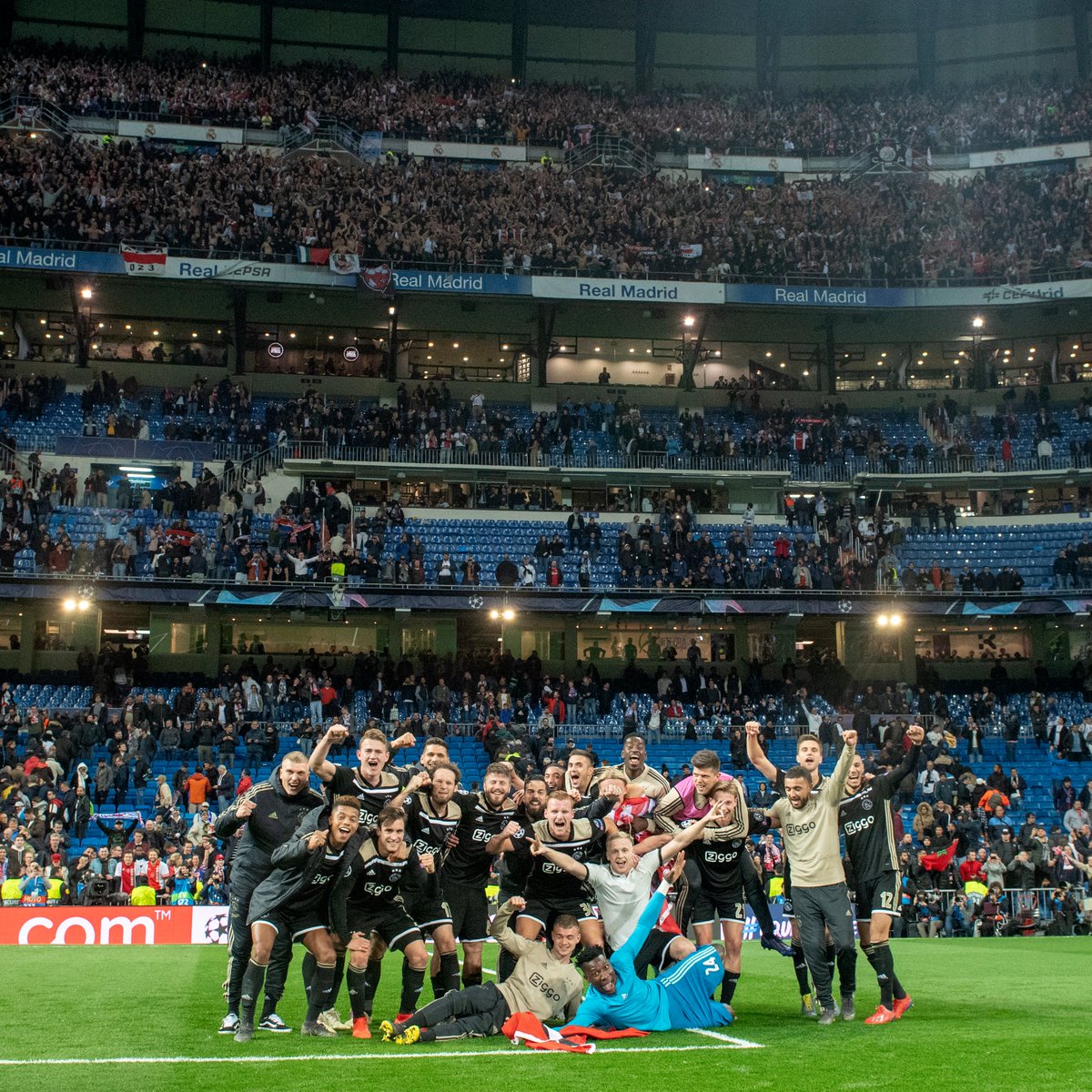 AFCAjax's tweet photo. March 5, 2019 🌟 https://t.co/Ibls2AQeIG