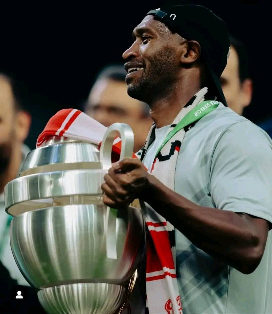 حبيت الكوره عشانك ومش هحب لاعب قدك , كل سنه وانت طيب يا رمز الزمالك يامحمود ❤️❤️❤️