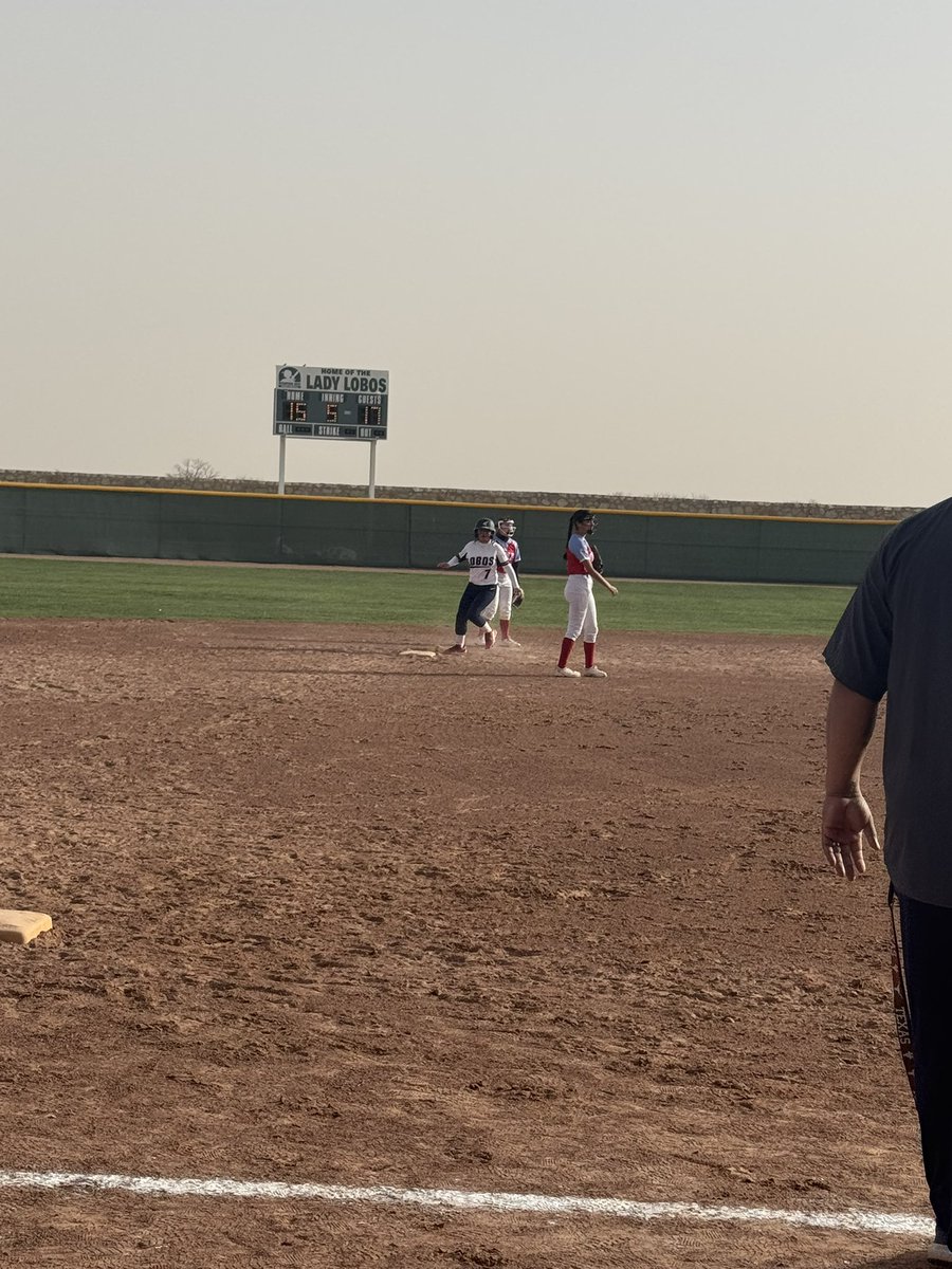 Lady Lobos take the win in softball against Anthony 💪🥎 🐺
#LobosWillBeHeard