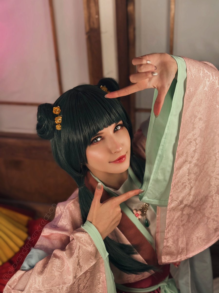 AndersenCreate's tweet image. Backstage from the filming of The Apothecary Diaries. One of the nicest and most enjoyable shoots I've done in a while. 

#theapothecarydiaries #cosplay #iPhone15Promax #mobilephoto #cosplaygirl