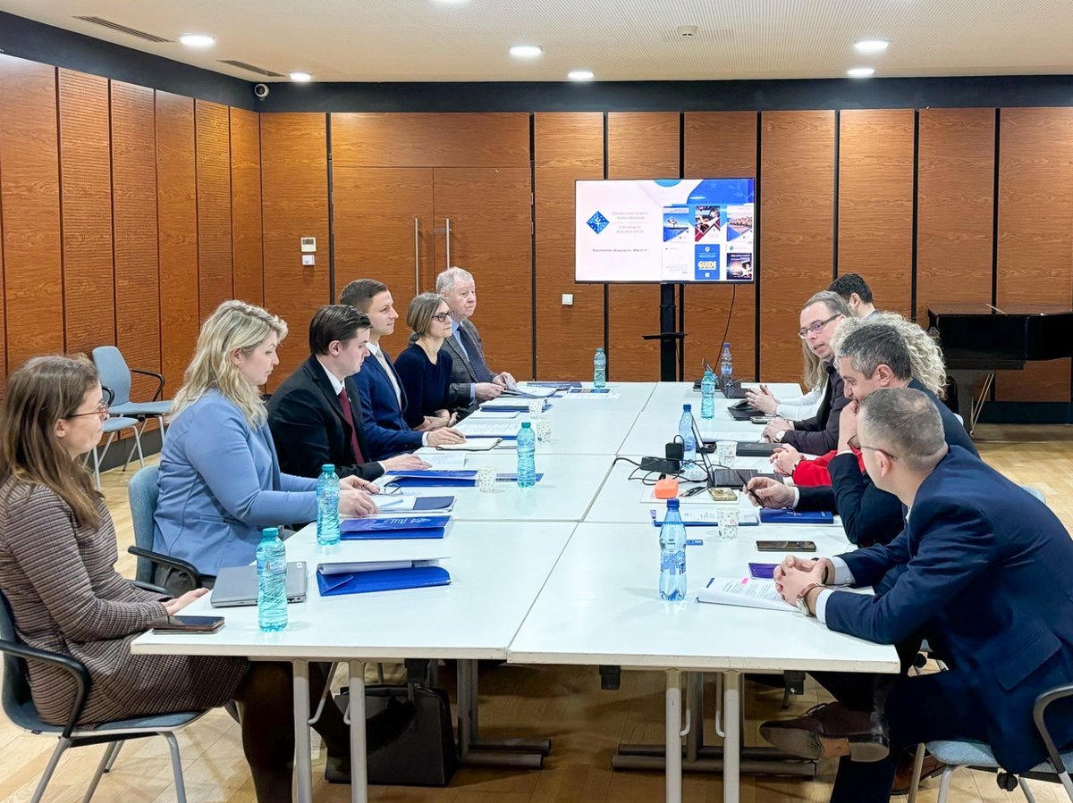 Masă rotundă E-ARC și diplomați din cadrul ambasadelor 🇩🇰  🇪🇪  🇫🇮 🇱🇹  🇳🇴  🇸🇪
Subiecte abordate: situația regională de securitate, soluții de creștere a rezilienței societale, protecția infrastructurilor critice off-shore și a rețelelor energetice, securitatea cibernetică etc.