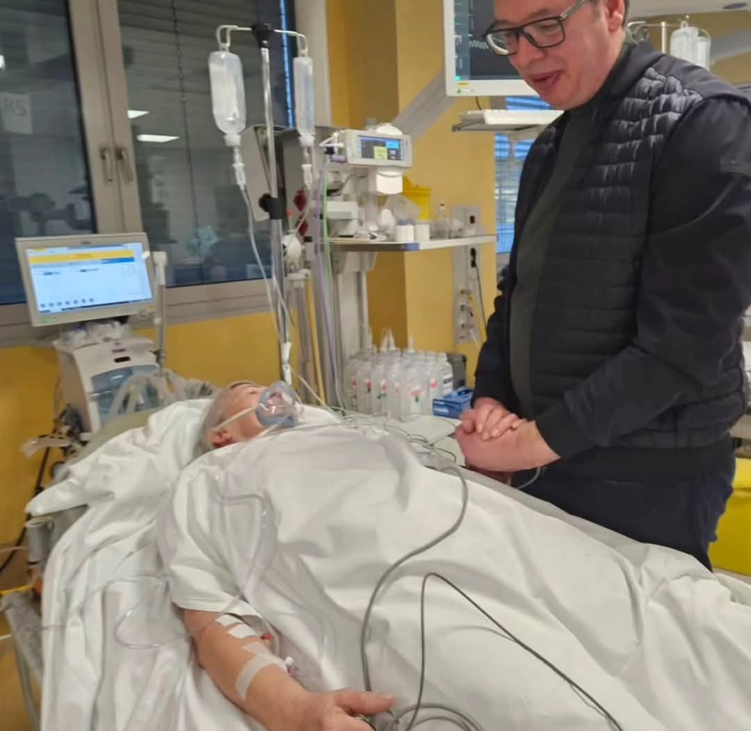 NemanjaGeric9's tweet photo. Danas smo po stoti put videli pravo lice opozicije.  Divaljštvo i nedolično ponašanje je jedini program koji nude. 

Podrška poslanicama SNS. Izdržite i budite hrabri. 💪👏🇷🇸
@sns_srbija https://t.co/uMAOnBgO9j