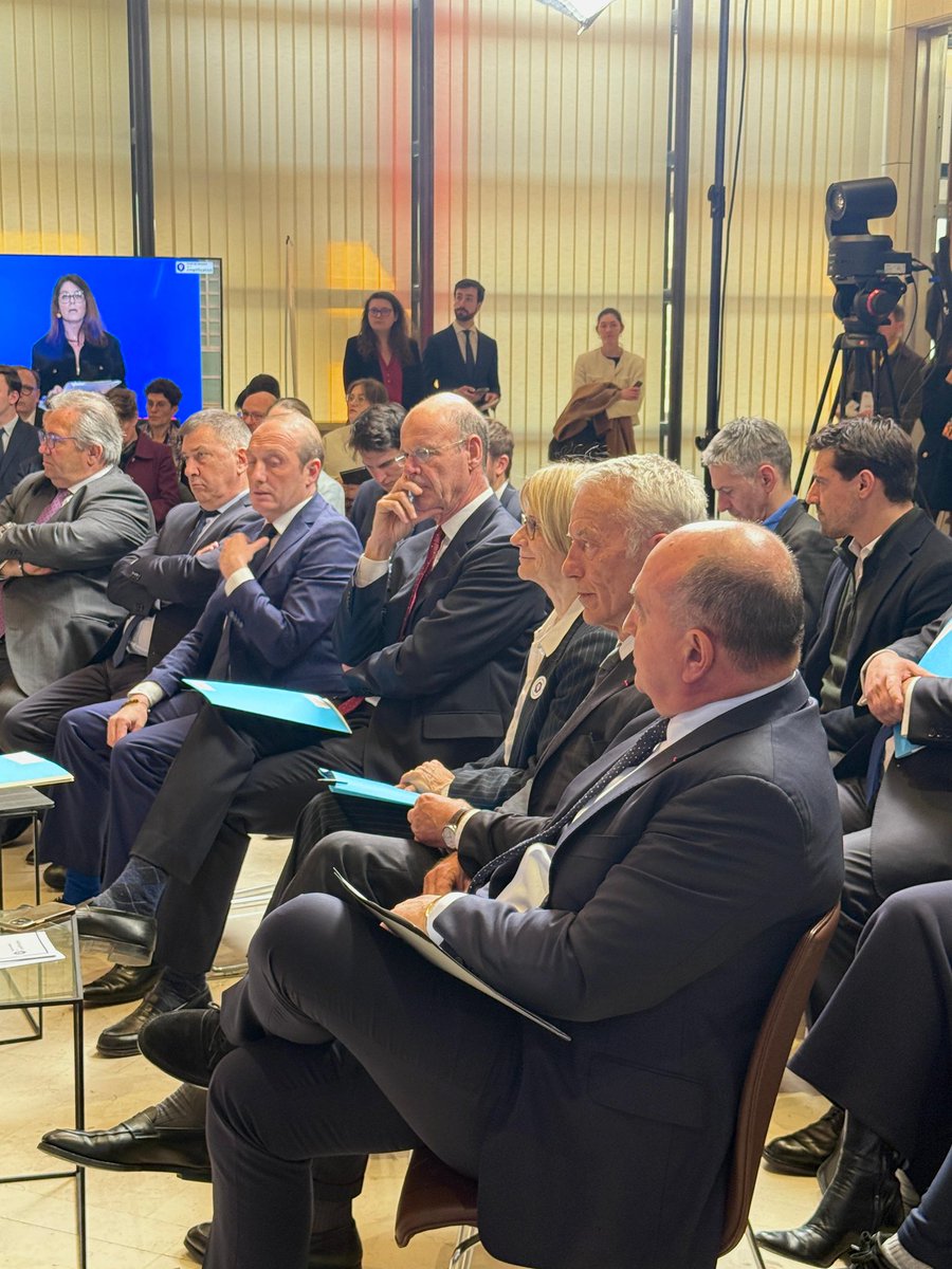 PatrickMartin_1's tweet image. Pour faire reussir la France, un seul mot : #Simplification !

Face une concurrence internationale qui se déchaîne, des grandes mutations qui bouleversent notre pays, il est urgent de redonner la #liberté à celles et ceux qui ont la solution : les #entrepreneurs de France !…