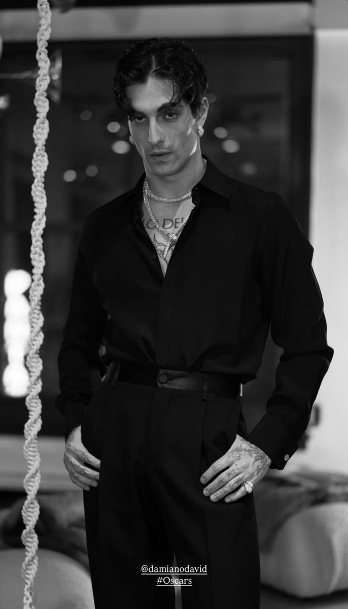 zittieangelis's tweet photo. how can he be real https://t.co/rATz26dZGS