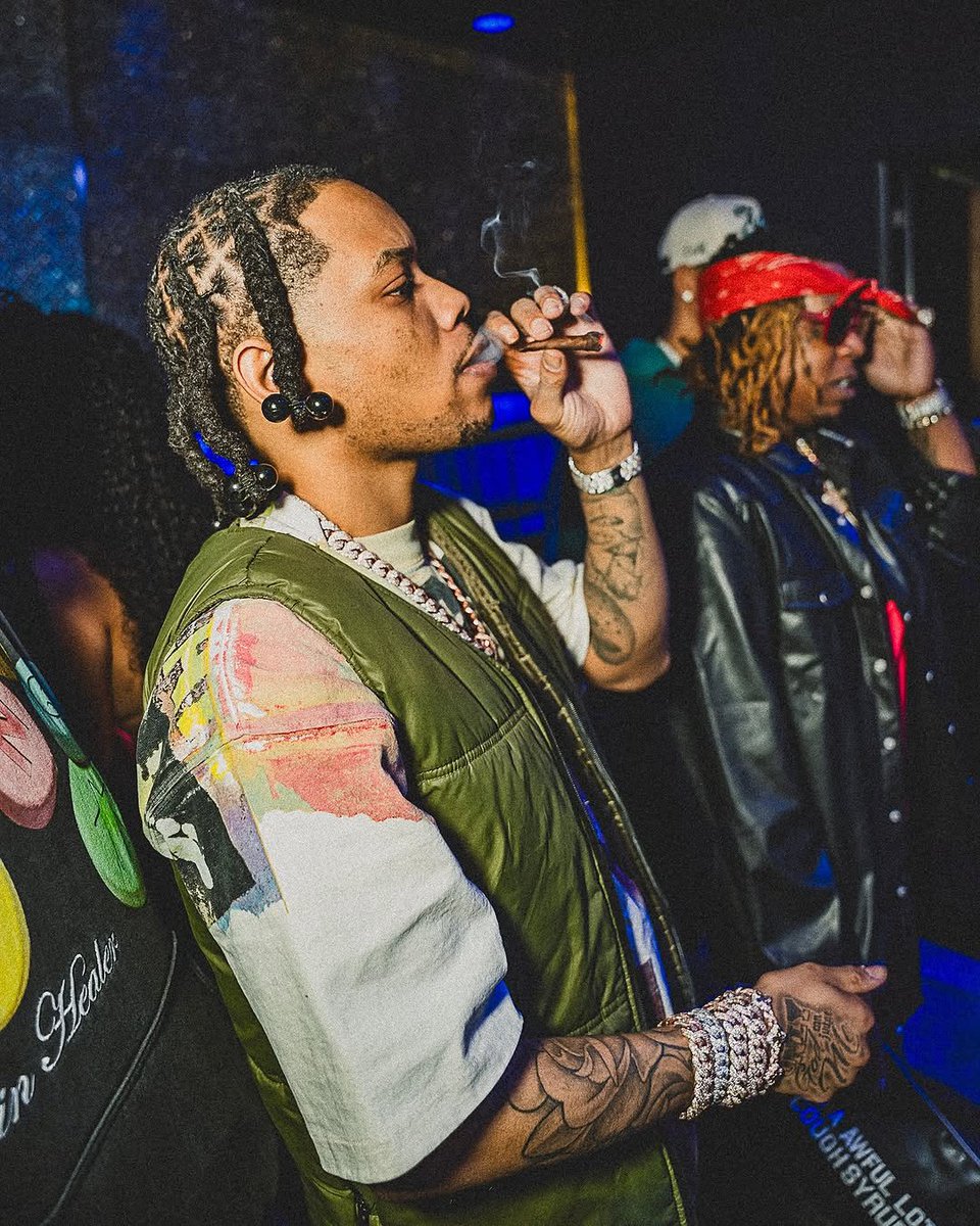 MIGO_ICIEST's tweet photo. Put So Many Pvsssy Niqqas On , ISwear They Should Be Prada Me🙏🏽🎂 Im Popping It All Year 25… #KingOfTheTrap #HAPPYBIRTHDAYTOME https://t.co/zLUkEBVqIG
