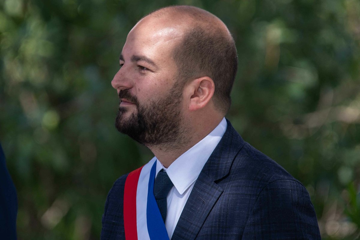 La mairie de Fréjus perquisitionnée pour des soupçons de corruption, David Rachline vice-président du RN et ancien directeur de campagne de Marine Le Pen interpellé 

➡️ l.humanite.fr/fL3