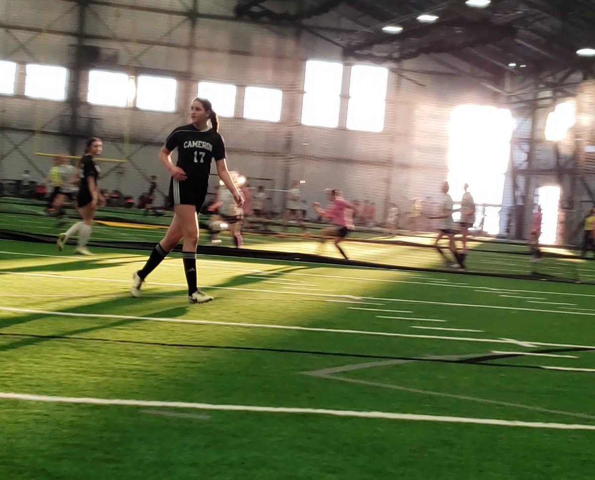 Winter Soccer Week 7!! ⚽️
Lost the game, but it was a fun way to end the season playing against some of my club teammates!
#soccergirl #classof2027