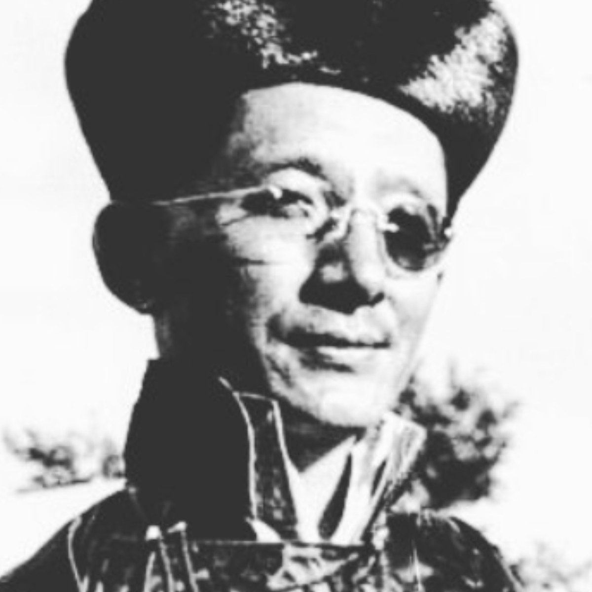 kunley_drukpa's tweet photo. Bhutan and Sikkim are two culturally and historically similar Himalayan Mountain Kingdoms that both experienced large influxes of Nepalese migrants but which met with very different fates. In Sikkim, Nepalese migration was so great that eventually the Nepalese migrants were able to successfully lobby for the dissolution the country. In Bhutan, the King ordered the Nepalese migrants to be deported after open conflict broke out between the Bhutanese and Nepalese guerillas. Sikkim was absorbed into India. Bhutan still exists as an independent country today.

My thread on Bhutan’s 20th Century Demographic Crisis is linked in the tweet below: