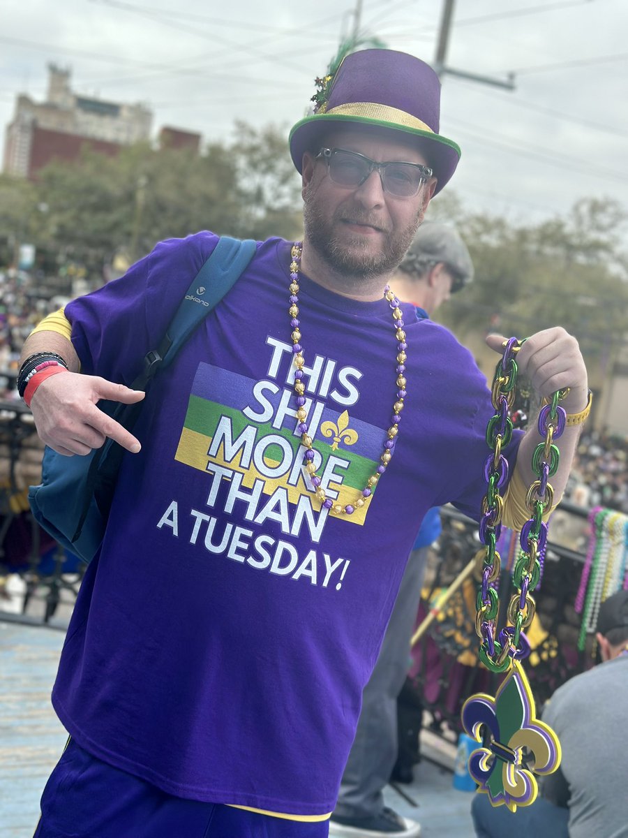 Missed my guy <a href="/JonoBarnes/">Jono Barnes</a> at <a href="/AvenuePubNOLA/">Avenue Pub</a> but you know I’m still repping the gear