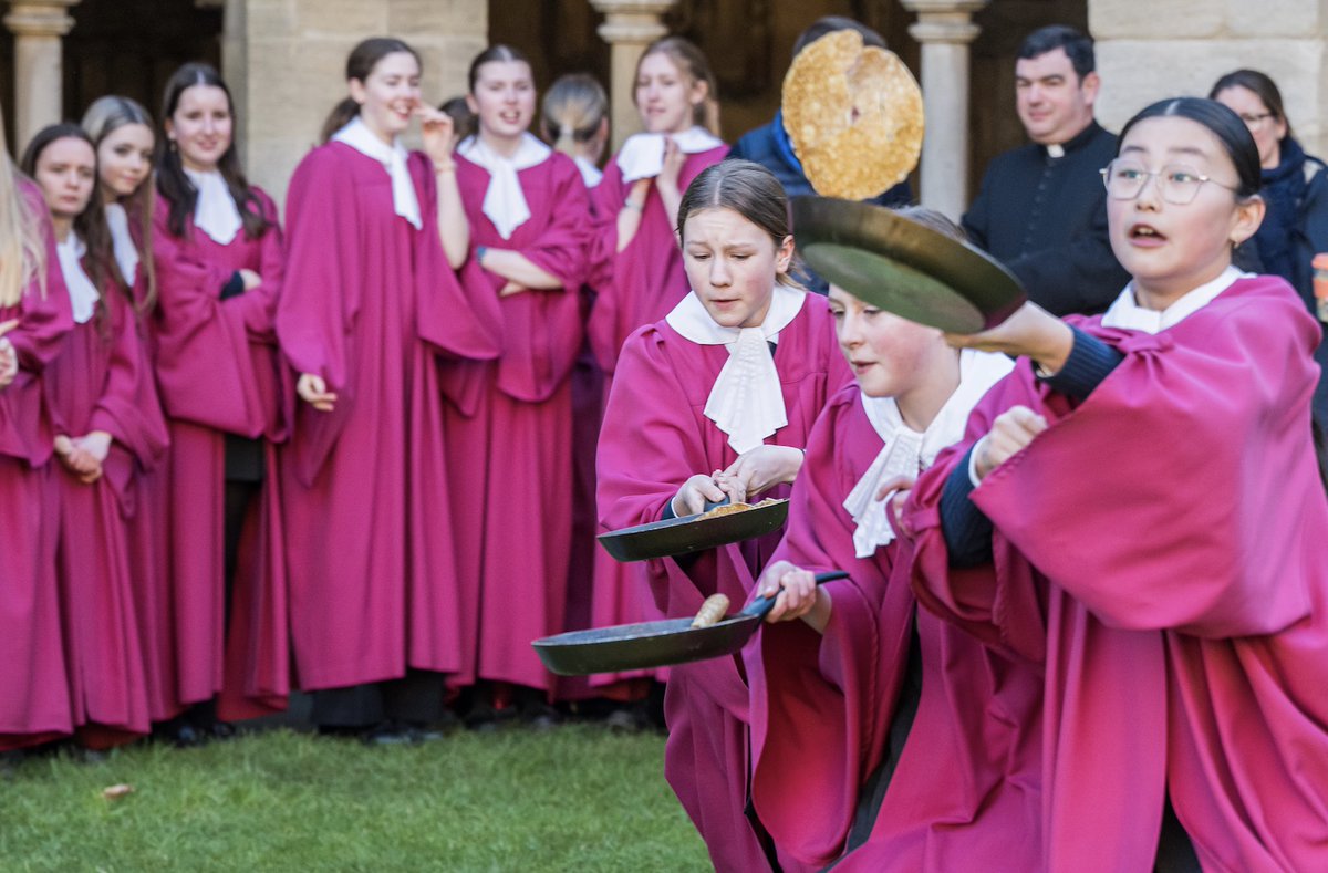 Norwich Cathedral tweet media