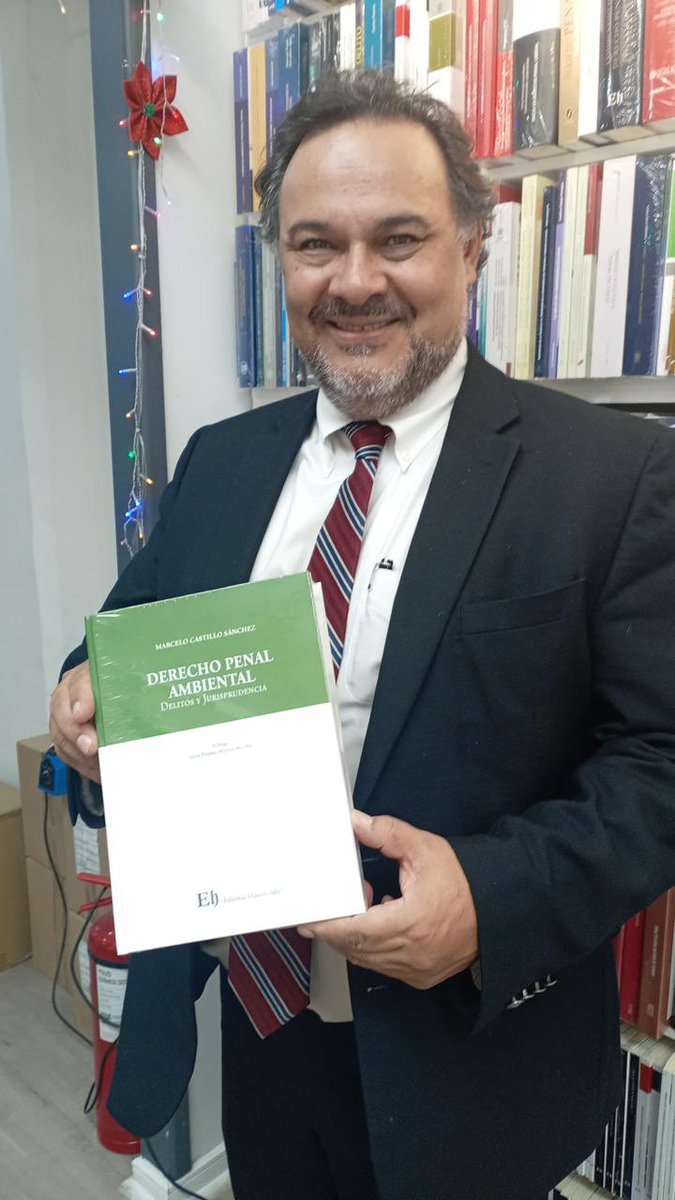 Por fin salió de imprenta mi libro “Derecho Penal Ambiental” publicado por <a href="/HammurabiEditor/">Editorial Hammurabi ⚖️🇨🇱</a> Una seria y honesta contribución al Derecho Ambiental <a href="/matiaswalkerp/">Matías Walker Prieto</a> <a href="/pbadenierm/">Pablo Badenier</a> <a href="/jgalemparte/">Gabriel Alemparte</a> <a href="/ximerincon/">Ximena Rincón</a> <a href="/MaldonadoCurti/">Carlos Maldonado</a> <a href="/guidogirardi/">Guido Girardi</a> <a href="/iallendebussi/">Isabel Allende Bussi</a> <a href="/andreslongton/">Andrés Longton</a> <a href="/fidelsenador/">Fidel Espinoza Sandoval</a> <a href="/biobio/">BioBioChile</a>