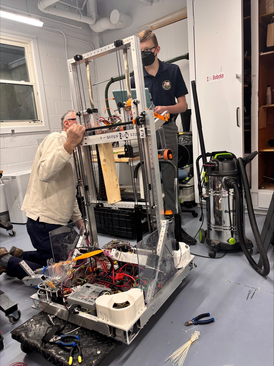 PickeringColl's tweet photo. Our FIRST Robotics team, Newbotics, competed at the Ontario District Newmarket event this weekend. It was a great competition for the team and they finished in the top 10 and are now 17th in the province, out of more than 100 teams. #PickeringCollege #Newbotics https://t.co/O1seYQosNj