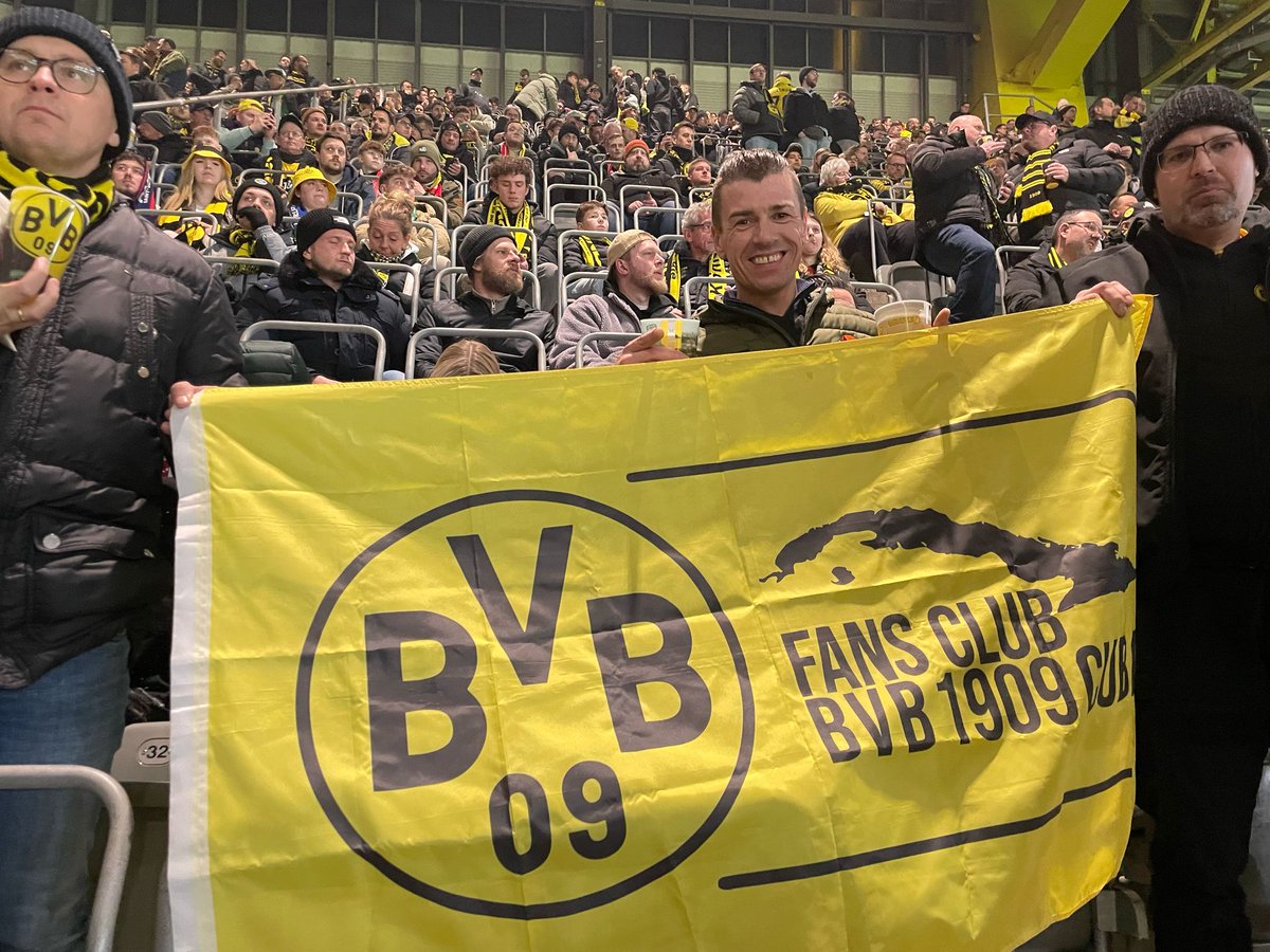 .<a href="/BVBCuba/">Fans Club BVB 1909 Cuba</a> in the Temple #BVB ✊🖤💛 Thanks friends🤝