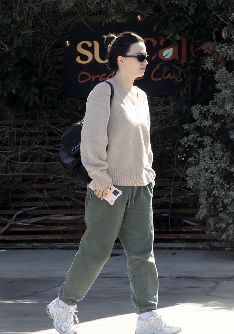 dailyofmikeym's tweet image. mikey madison in los angeles today