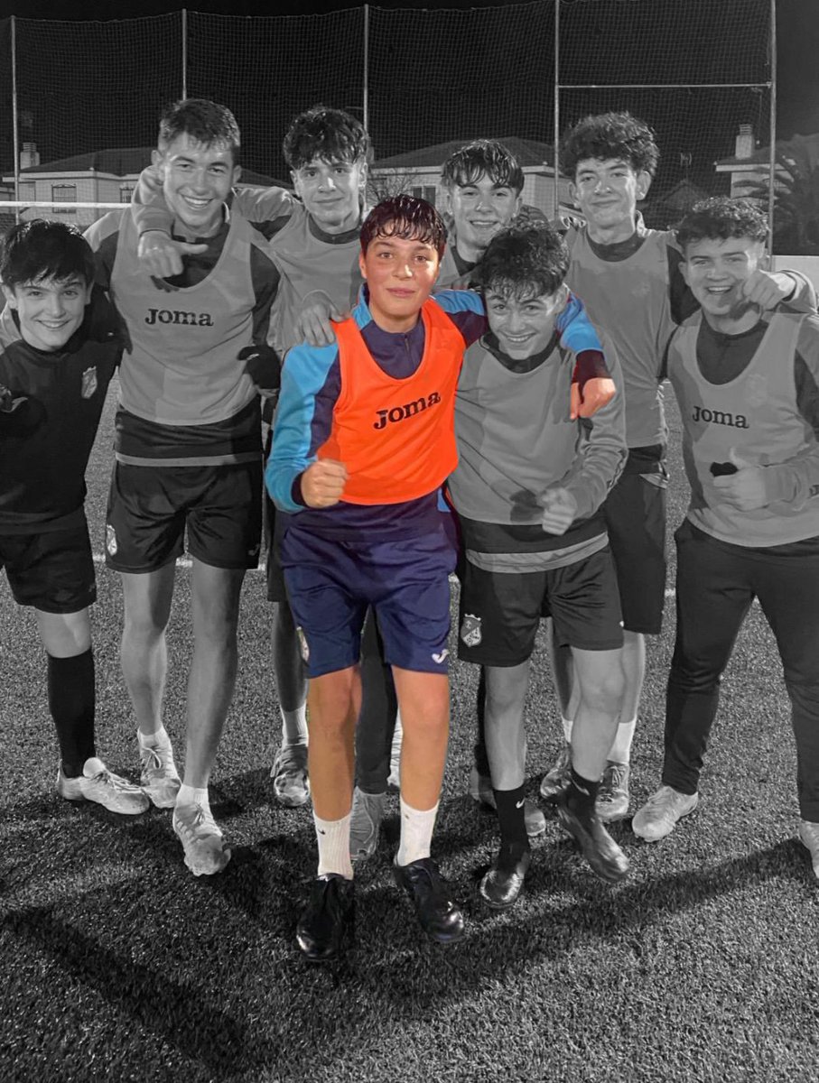 CD_El_Alamo's tweet photo. En días como hoy, el fútbol pasa a un segundo plano.

Queremos dar el pésame a nuestro jugador del juvenil B Javi Pérez por el fallecimiento de su madre.

Todo el club y el mundo del fútbol están contigo y con tu familia, Javi.

Descanse En Paz. https://t.co/gxEbYyId4K