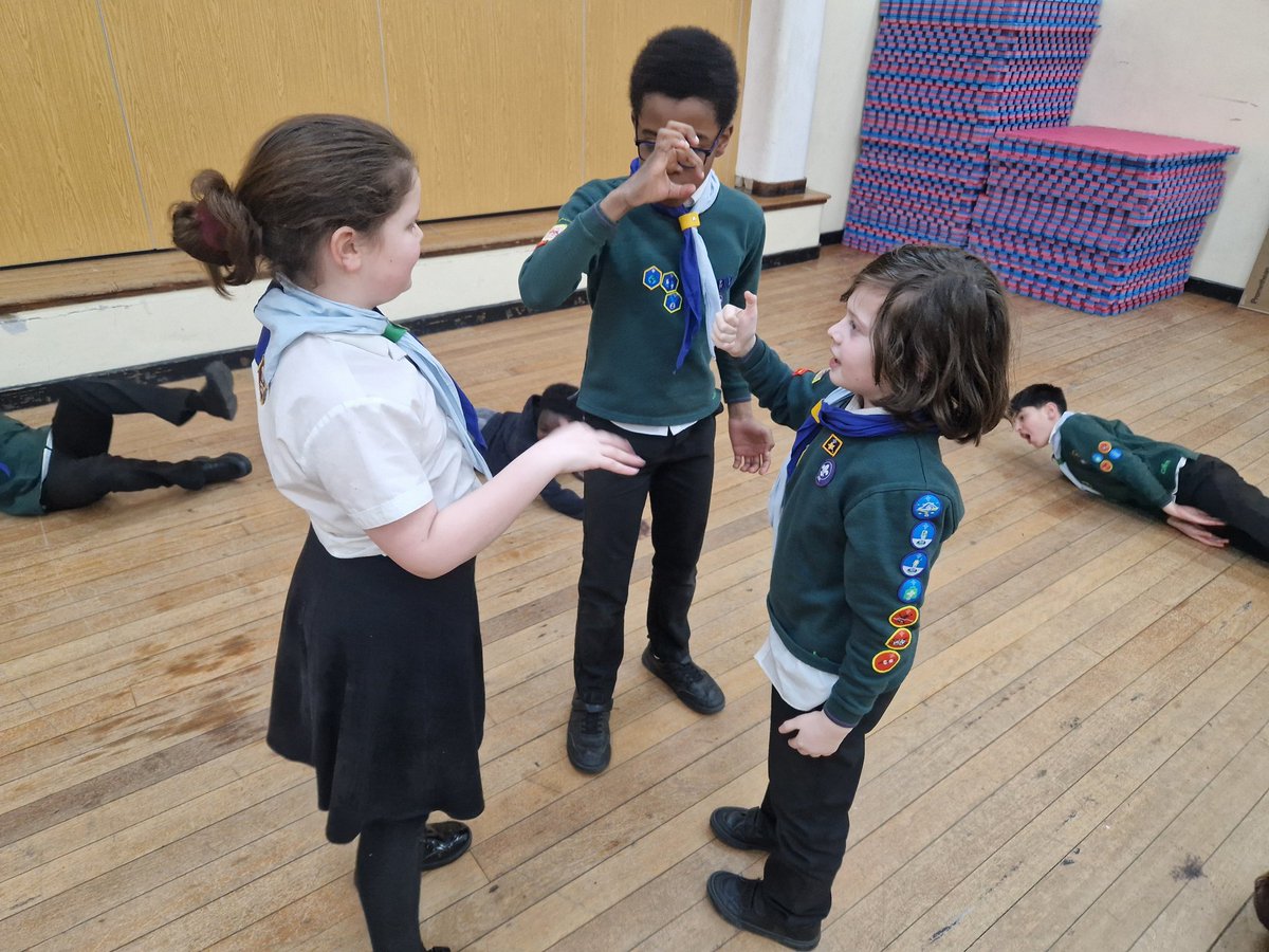8thReigate's tweet image. Stop! Drop! Roll! The Fire Safety badge continued today as the cubs practised their fire safety skills as well enjoying some games a a spot indoor crossbow firing.  @RAACoCurriculum @RAASchoolGatton @surreyscouts @ReigateScouts