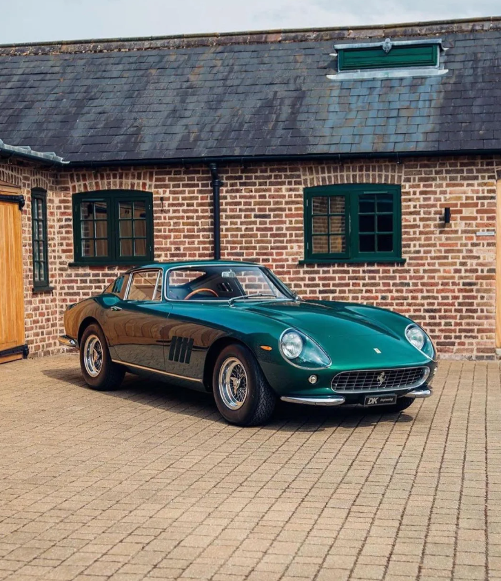 anna_343536's tweet photo. 1965 Ferrari 275 GTB
#oldcars #ferrari #carphotography https://t.co/iHROlQauLj