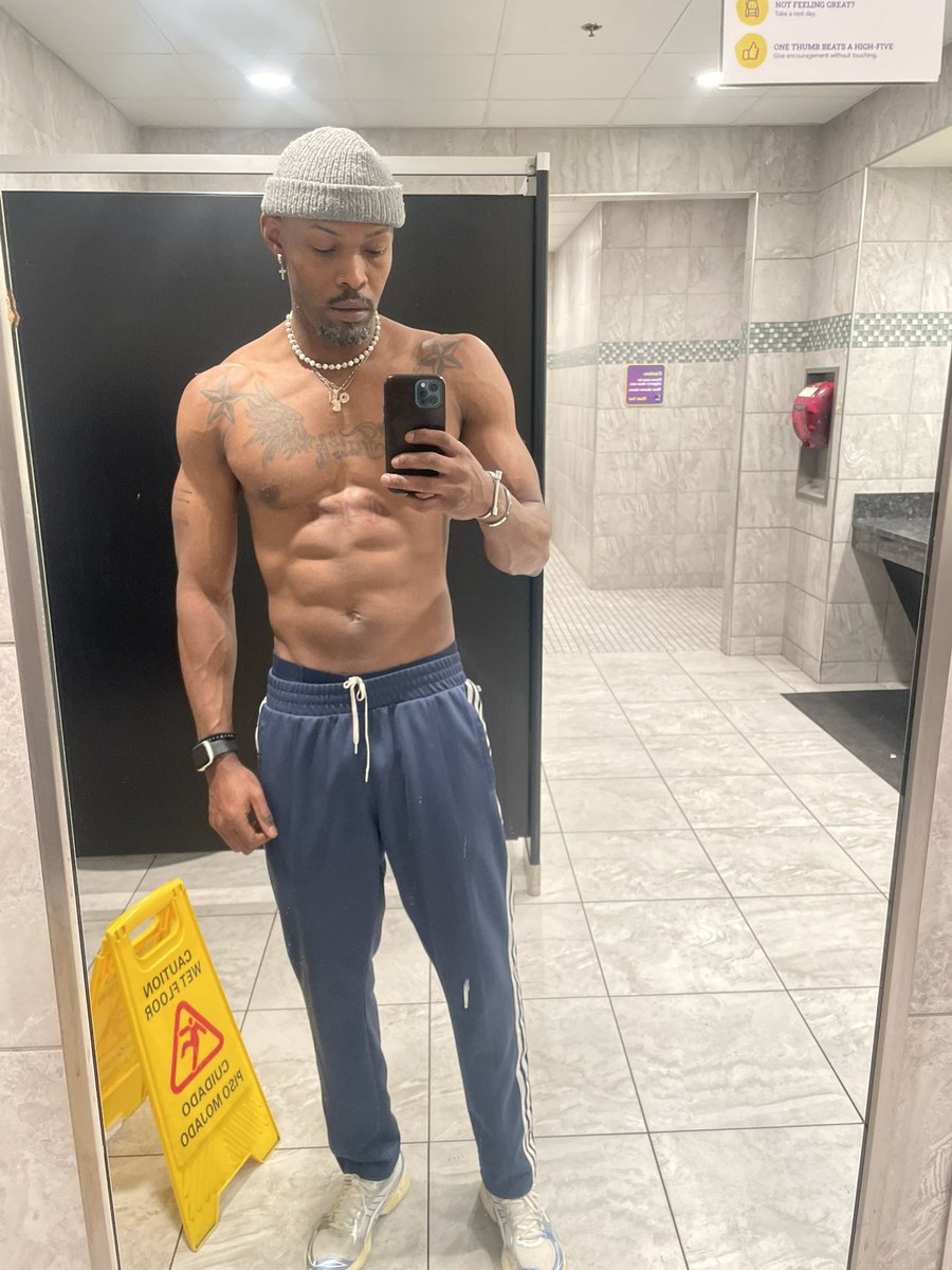 DeLobrand_1's tweet photo. Clear face great shape! https://t.co/V1aSahgxnf