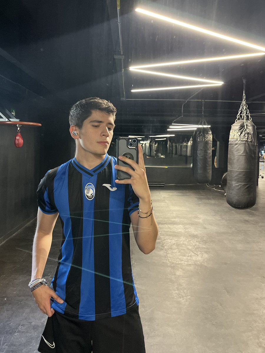 bistec tweet media